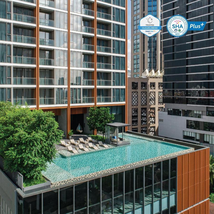 Oakwood Suites Bangkok Dış mekan fotoğraf The rooftop pool