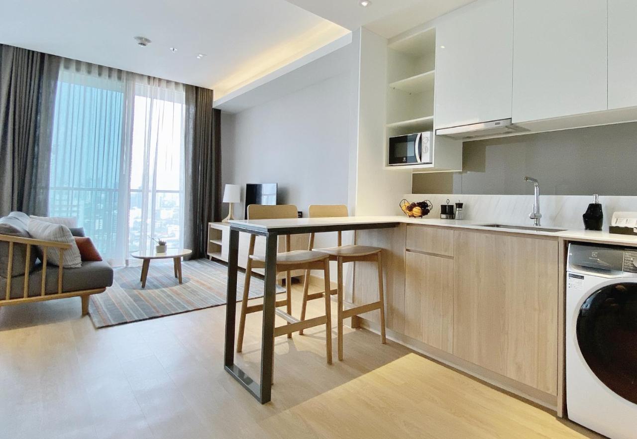 Oakwood Suites Bangkok Dış mekan fotoğraf A typical studio apartment